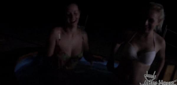  late night hot tub double blowjob and peeing and cum sharing real beauties